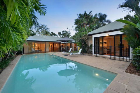 Innaminny - 4 Bedroom Luxury Beachside Getaway - Tourism Hervey Bay 0