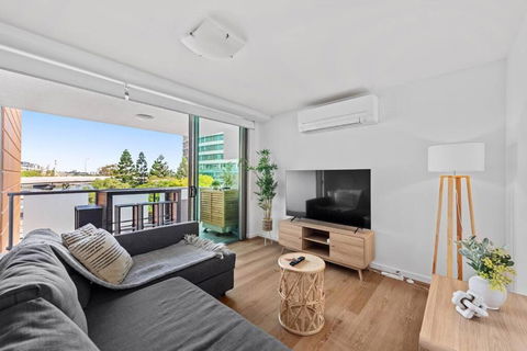 Inner City Action 3Bed 2Bath 1Car 3Balconies - Tourism Hervey Bay 0
