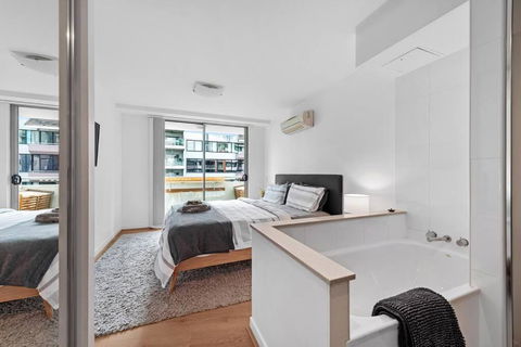 Inner City Action 3Bed 2Bath 1Car 3Balconies - Tourism Hervey Bay 3