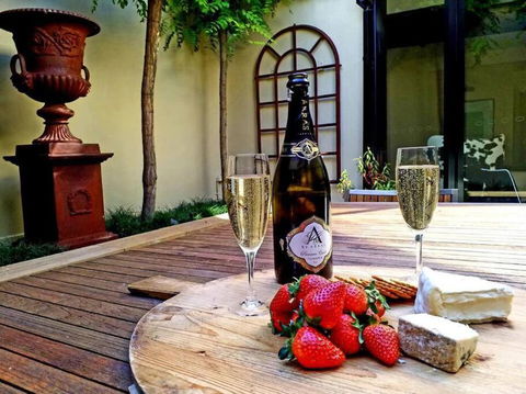 Inner City Executive Living - Tourism Hervey Bay 1