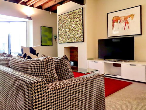 Inner City Executive Living - Tourism Hervey Bay 0