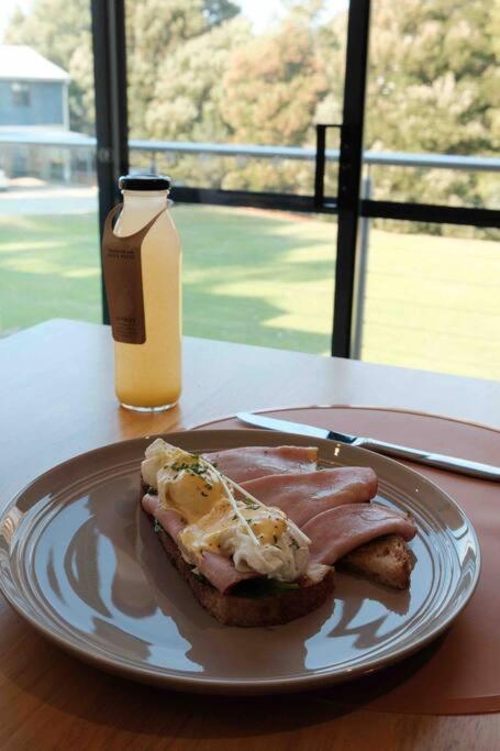 Inner City Hotspot & Quiet House - Tourism Hervey Bay 3