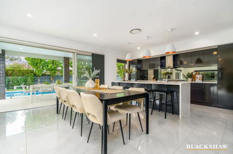 Inner City Oasis In OConnor - With Heated Pool - Tourism Hervey Bay 3