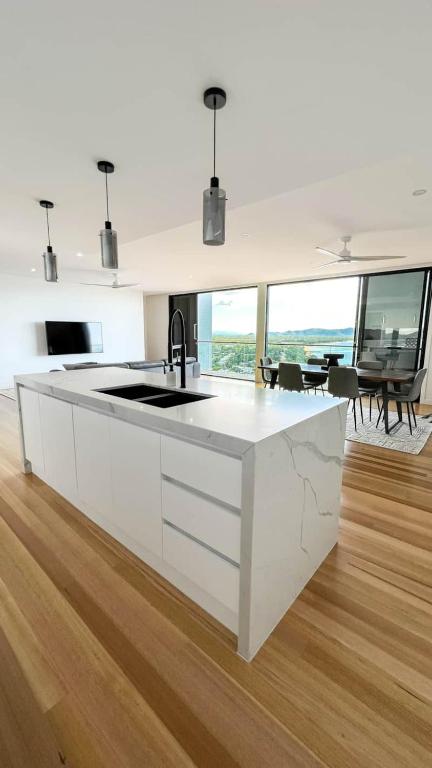 Incredible Views, Open Spaces, Holiday Villa Townsville - Hervey Bay Accommodation 1