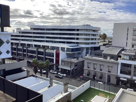 In The Heart Of Port Melbourne - Hervey Bay Accommodation 3