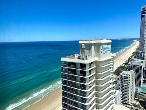 In The Heart Of Surfers Paradise Oceanview Cozy 1B Apt 34F - Hervey Bay Accommodation 2