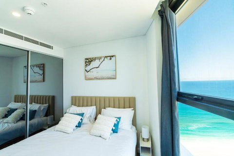 In The Heart Of Surfers Paradise Oceanview Cozy 1B Apt 34F - Hervey Bay Accommodation 0