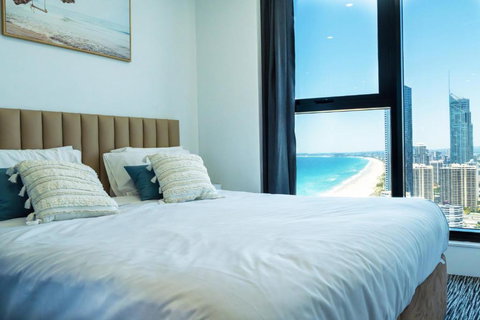 In The Heart Of Surfers Paradise Oceanview Cozy 1B Apt 34F - Hervey Bay Accommodation 1