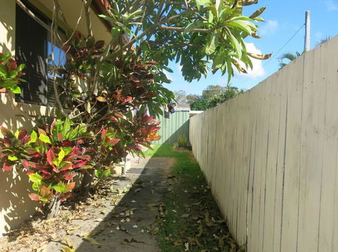 House And Van On The River - Hervey Bay Accommodation 3