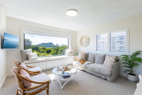 Intrepid 14 Unlimited Magnificent Water Views - Hervey Bay Accommodation 0