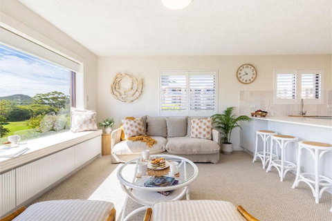 Intrepid 14 Unlimited Magnificent Water Views - Hervey Bay Accommodation 2