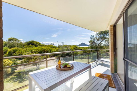 Intrepid 14 Unlimited Magnificent Water Views - Hervey Bay Accommodation 1