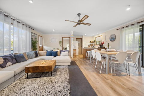 INVERLOCH - 2 Separate Houses In One! - Hervey Bay Accommodation 2