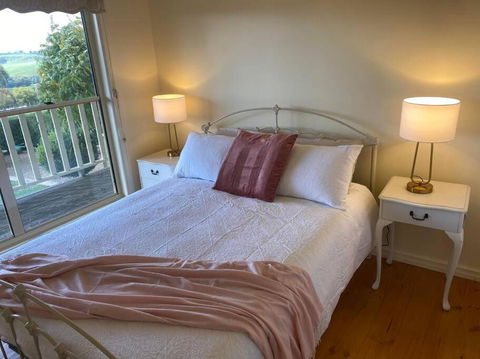 IRONBARK FARM Farmhouse On 52 Acres In The Scenic Yarra Valley - Hervey Bay Accommodation 3