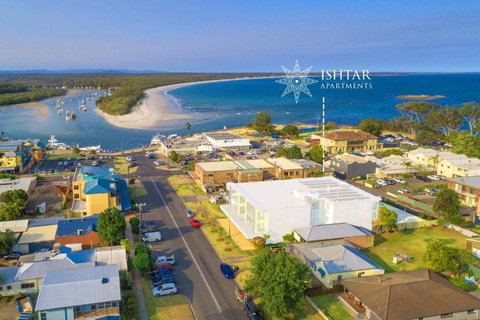 Ishtar Apartment 5- Water Views - Hervey Bay Accommodation 1