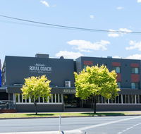 Adelaide Royal Coach - Hervey Bay Accommodation