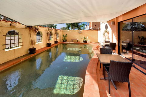 Adobe Motel - Hervey Bay Accommodation 2