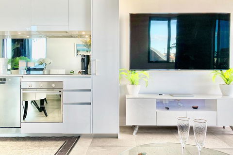 AdriaticBlu Luxe 2 Bed Apartment With Stunning Ocean Views - Hervey Bay Accommodation 2