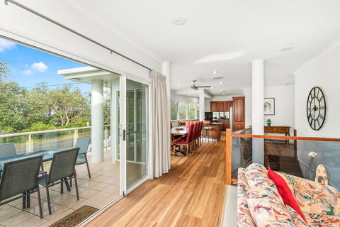 Aegean On The Beach - Tourism Hervey Bay 1