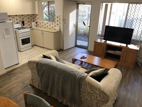 Affordable Comfortable Inglewood Apartment+Pool - Tourism Hervey Bay 3
