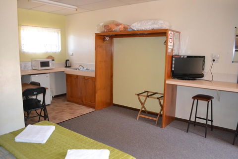 Affordable Gold City Motel - Hervey Bay Accommodation 3