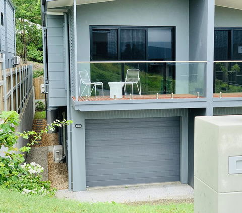 AIRLIE BEACH Delight. Hop, Skip Jump To Everything - Tourism Hervey Bay 1