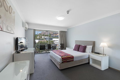Airlie Beach Hotel - Hervey Bay Accommodation 3