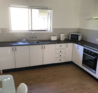 Airlie Getaway Unit 1 - Tourism Hervey Bay