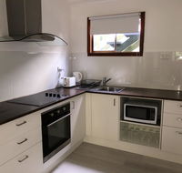 Airlie Getaway Unit 3 - Tourism Hervey Bay
