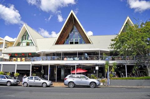 Airlie Waterfront Accommodation - Hervey Bay Accommodation 0