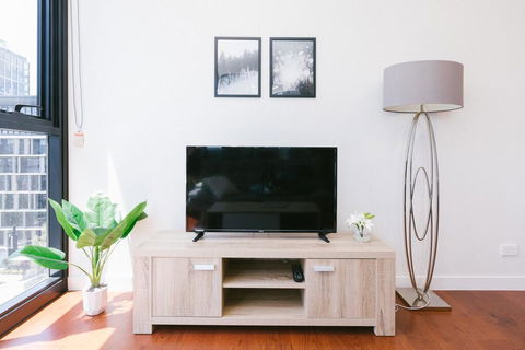 AirTrip Apartment II On Cordelia Street - Hervey Bay Accommodation 1