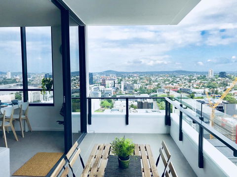 AirTrip Apartments On Merivale Street - Tourism Hervey Bay 2