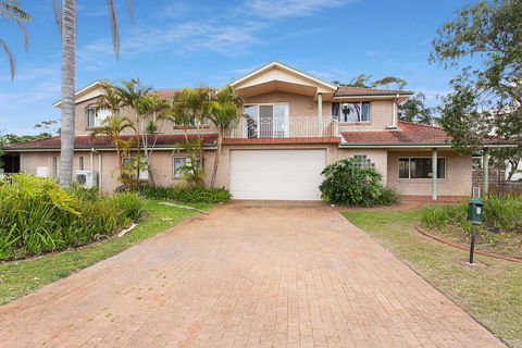 Ajax Avenue, 6 - Tourism Hervey Bay 1
