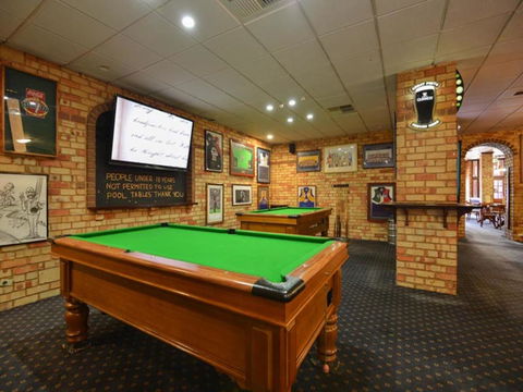 Albion Hotel - Hervey Bay Accommodation 2