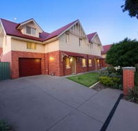 Albury Suites - Schubach Street - Hervey Bay Accommodation