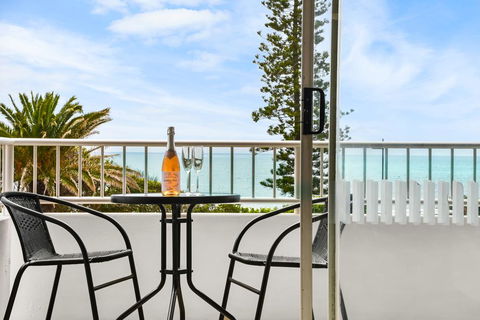 Alex Beach Apt Bilgola4 - Hervey Bay Accommodation 0
