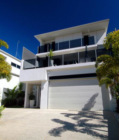 Alex Beach House - Hervey Bay Accommodation 3
