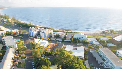 Alex Beach House - Hervey Bay Accommodation 0