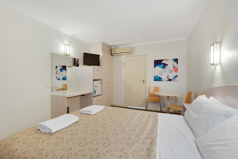 Alexander Motor Inn And Apartments - Hervey Bay Accommodation 3