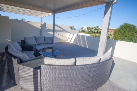 Alexandra Headland Luxury Townhouse - Hervey Bay Accommodation 2