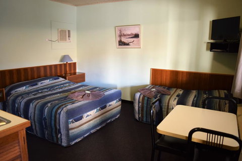 Alkira Motel - Hervey Bay Accommodation 1