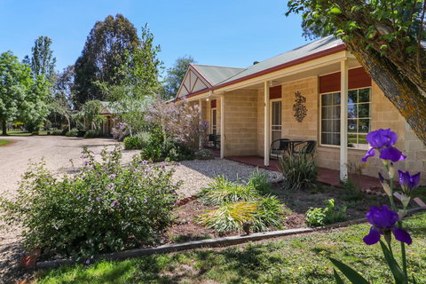 All Seasons Mansfield - Hervey Bay Accommodation 0