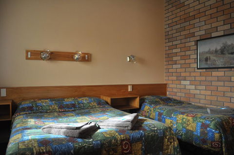 All Travellers Motor Inn - Hervey Bay Accommodation 2