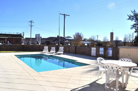 All Travellers Motor Inn - Hervey Bay Accommodation 1