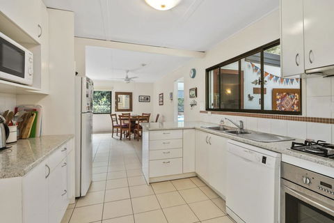 Allamanda Cottage - Tourism Hervey Bay 3