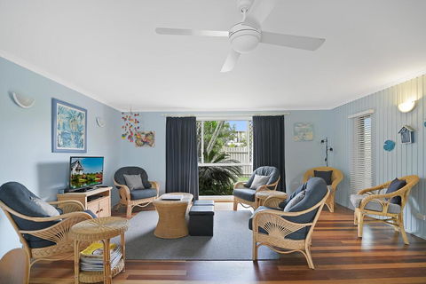 Allamanda Sands - 23 Oriole Avenue - Hervey Bay Accommodation 2