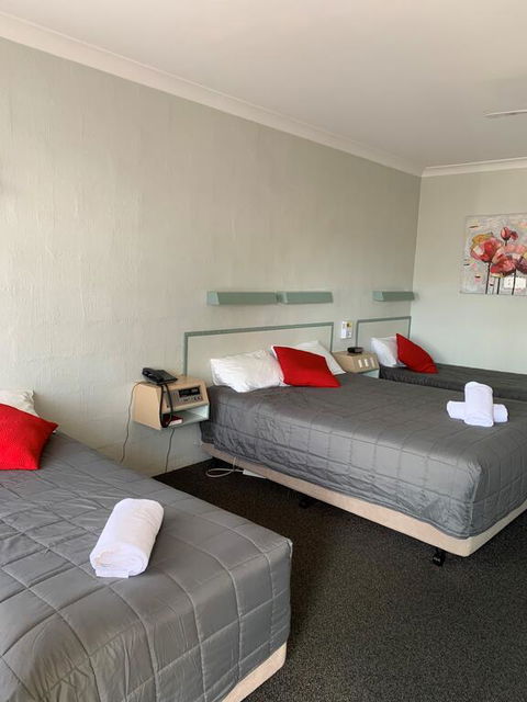 Alluna Motel - Hervey Bay Accommodation 1