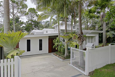 Allure - Tourism Hervey Bay 0
