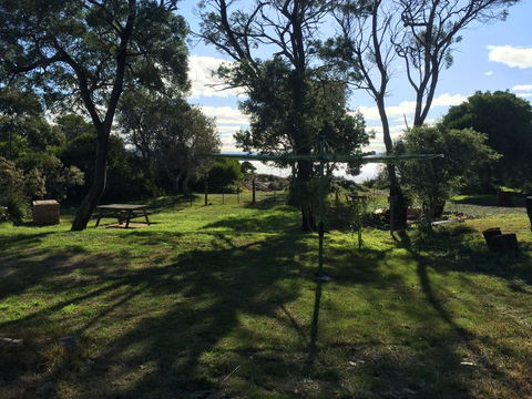 Alluvion Beach Cottage - Tourism Hervey Bay 0