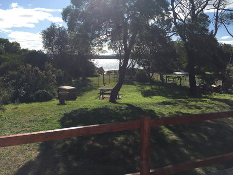 Alluvion Beach Cottage - Tourism Hervey Bay 1